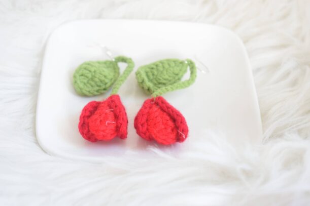 Rosa | Boucle d'oreille rose rouge – Image 3