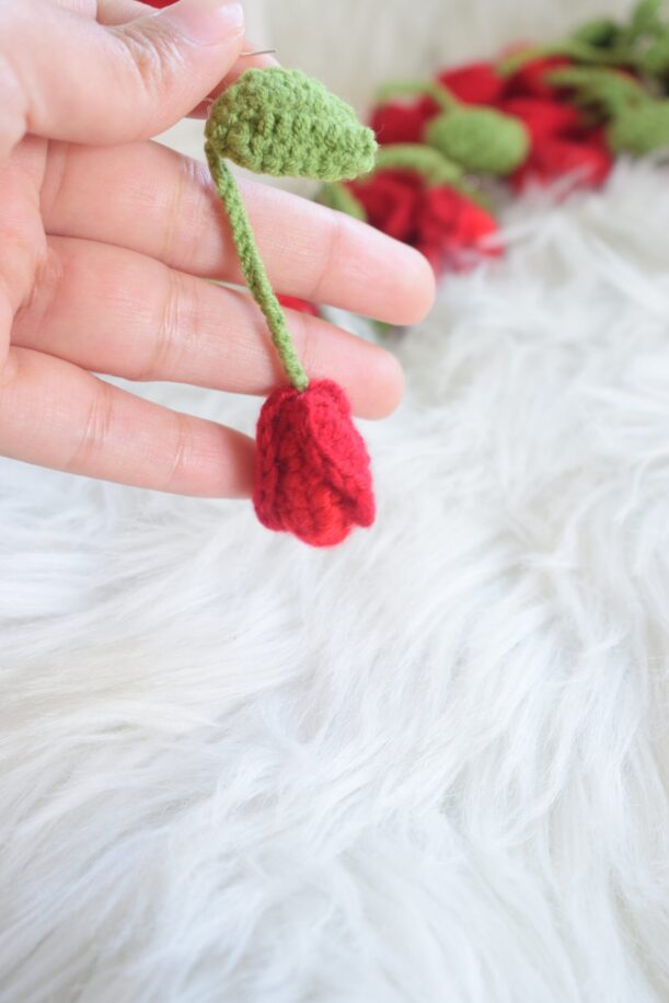 Rosa | Boucle d'oreille rose rouge – Image 4
