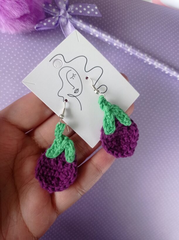 Auby | Boucles d'oreilles en forme d'aubergines – Image 3