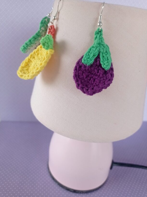 Auby | Boucles d'oreilles en forme d'aubergines – Image 2