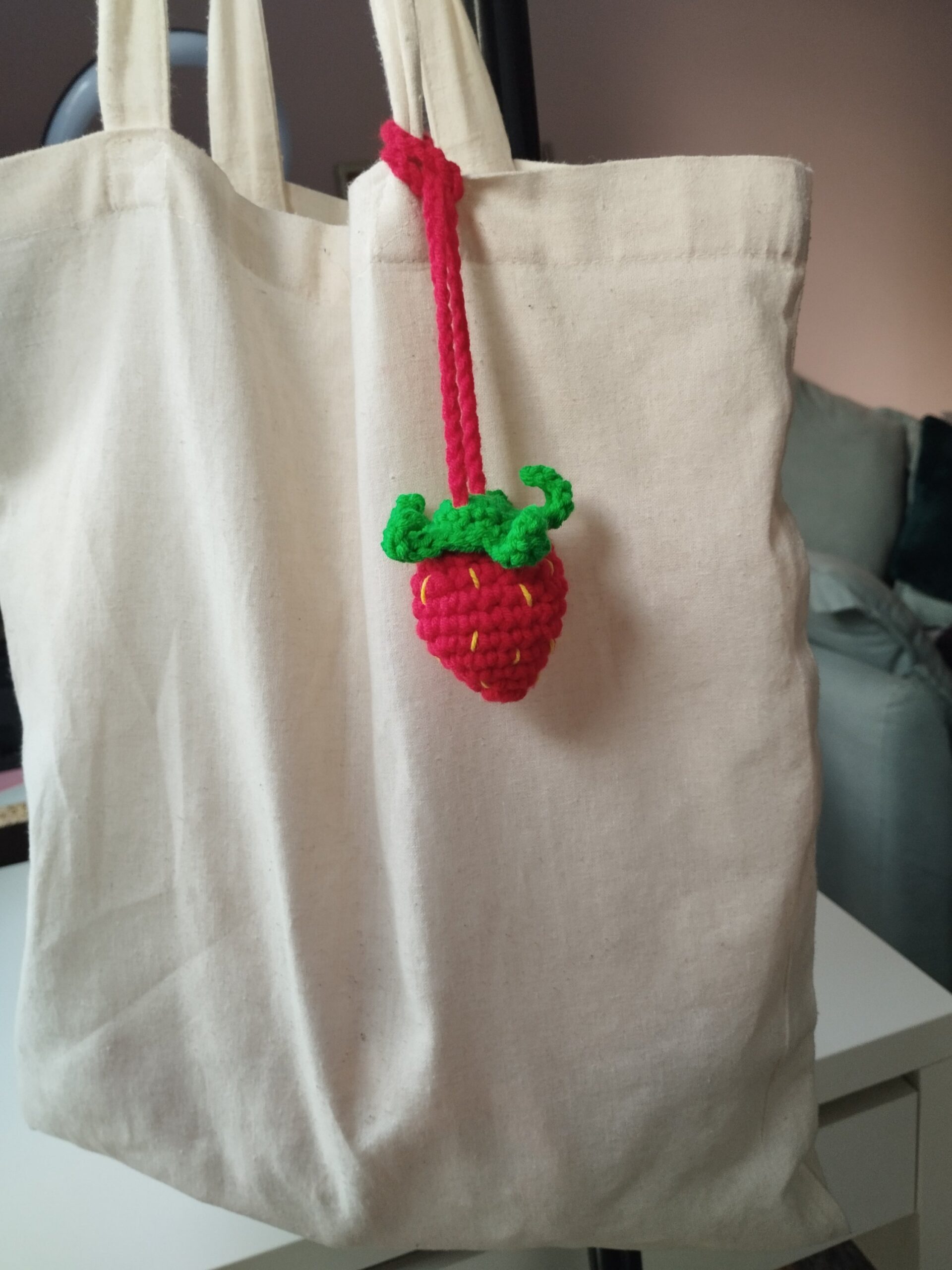 Stacy | bag charm fraise 🍓