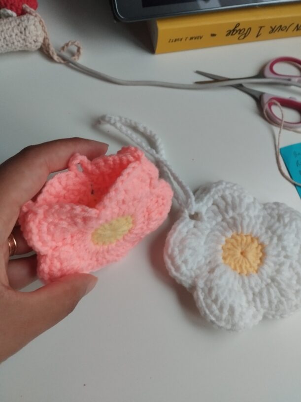 Rosa | Bag charm fleur – Image 5