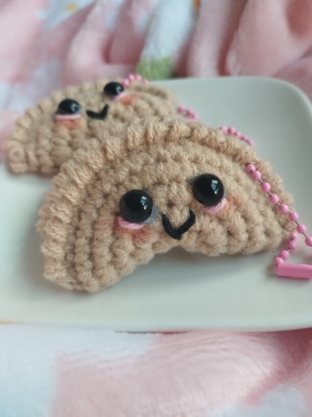 Gy | mini Gyoza kawaii au crochet 🥟 – Image 2