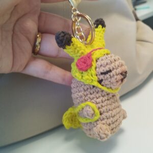 Capytchu | Porte clés capybara déguisé en Pikachu au crochet